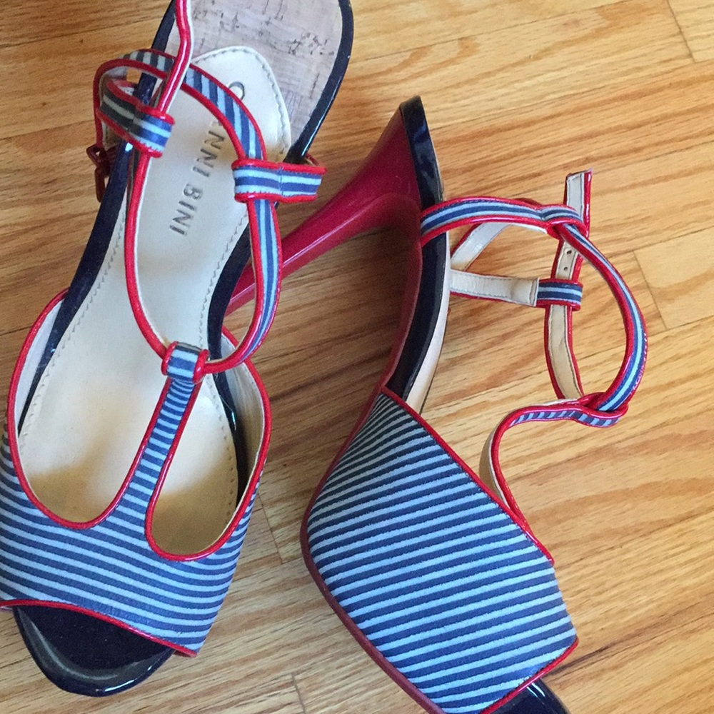 Chic summertime sailor sandals